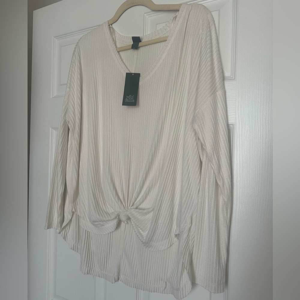 NWT women’s cream Wild Fable long sleeve tunic - never worn